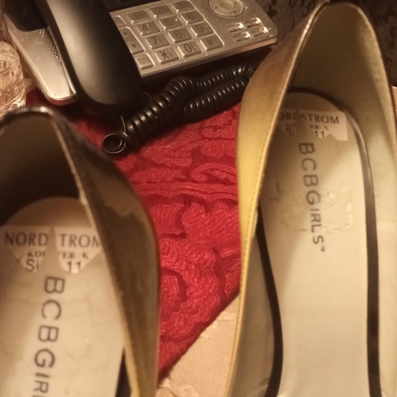 A beautiful, stylish pair of BCBG GIRLS pencil square shaped heels, pointy toe - Picture 2 of 8